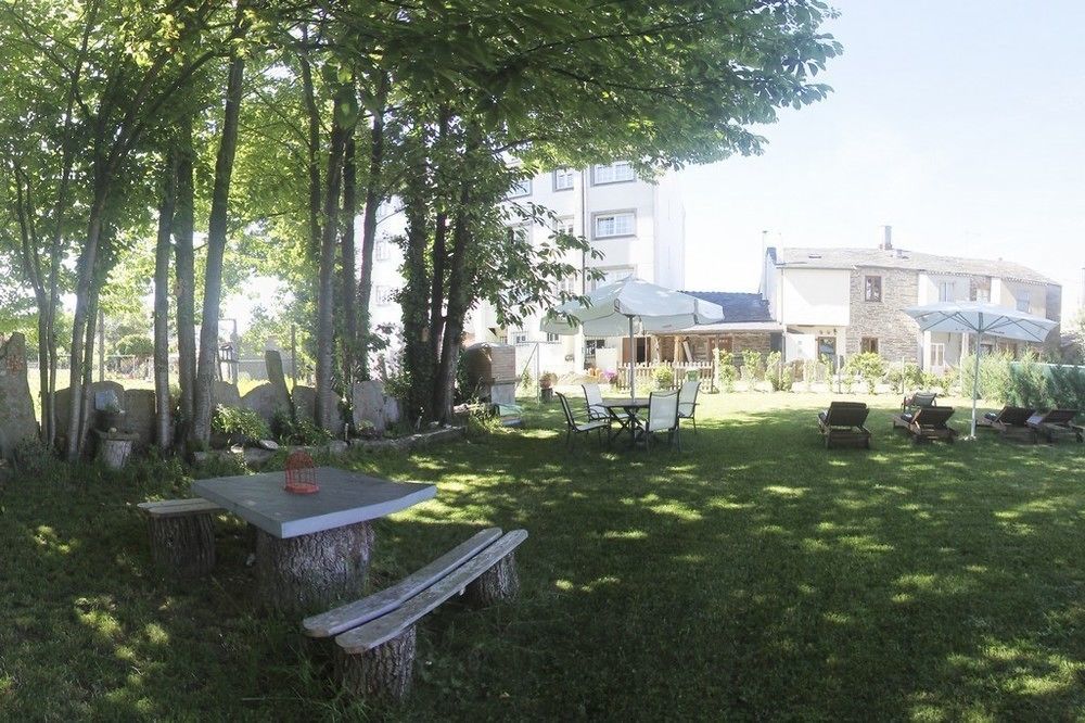 Pension Albergue A Pedra Sarria Bagian luar foto